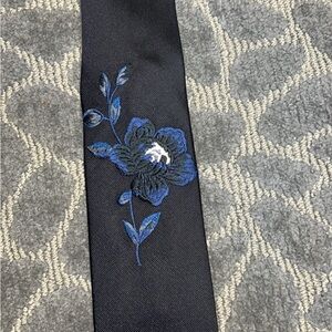 Alexander McQueen Black Tie